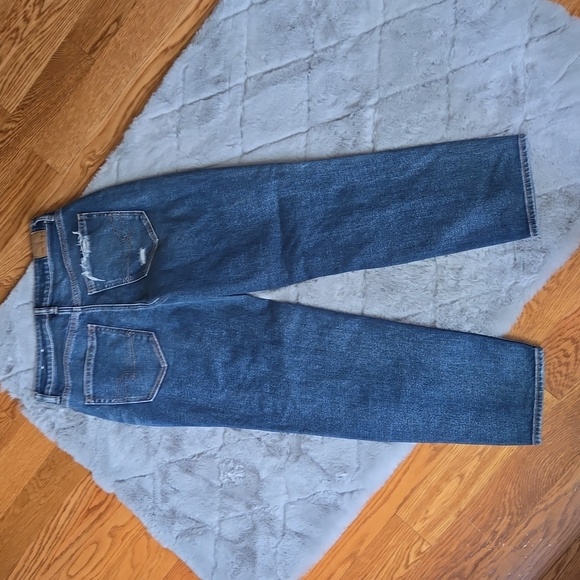 American Eagle Mom Straight Jean, Women's 6 Regular, Great Condition - Picture 13 of 13